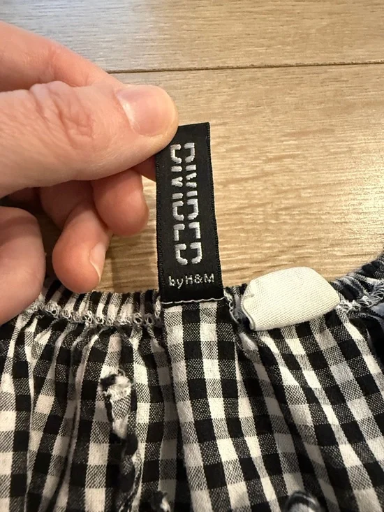 H&M Black & White Gingham Puff-Sleeve Peasant Blouse - Picture 2 of 5